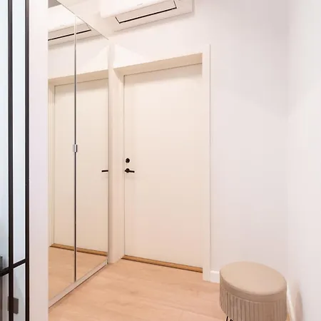 New Old Town - Luxury Mattress, Tv, Work Desk, Ac, Security * Riga