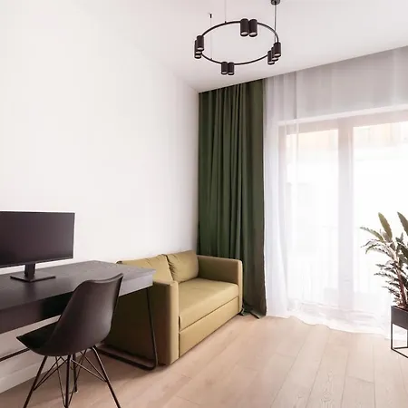 New Old Town - Luxury Mattress, Tv, Work Desk, Ac, Security *