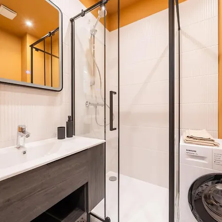 New Old Town - Luxury Mattress, Tv, Work Desk, Ac, Security Apartment *