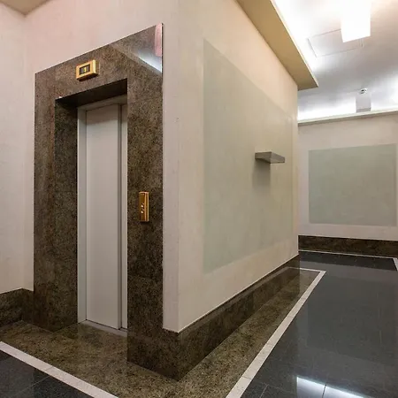 New Old Town - Luxury Mattress, Tv, Work Desk, Ac, Security 里加