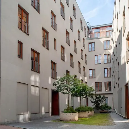 New Old Town - Luxury Mattress, Tv, Work Desk, Ac, Security