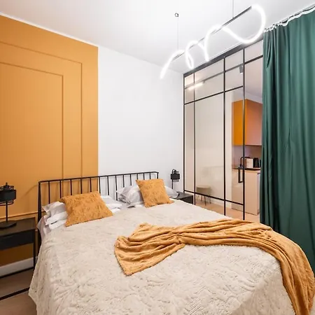 New Old Town - Luxury Mattress, Tv, Work Desk, Ac, Security *