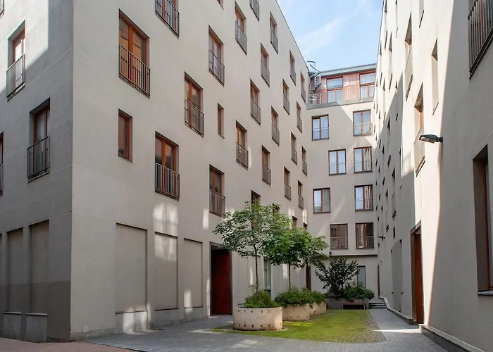 New Old Town - Luxury Mattress, Tv, Work Desk, Ac, Security